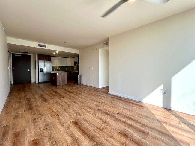 Foto del edificio - Symphony Honolulu: 2 Bed, 2 Bath w/ 2 Park...