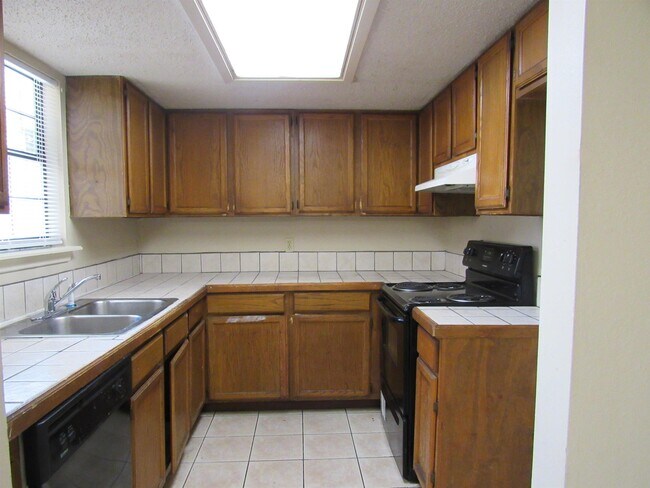 Foto del edificio - 822 Hillside Rd