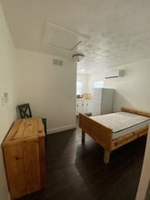 Building Photo - 1551 Palm Tree Dr