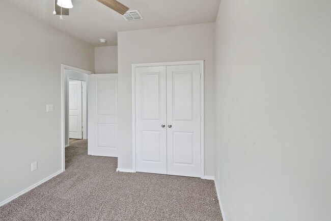 Foto del edificio - New Homes at The Row @ Dietz Elkhorn! Call Now! 210-523-7368