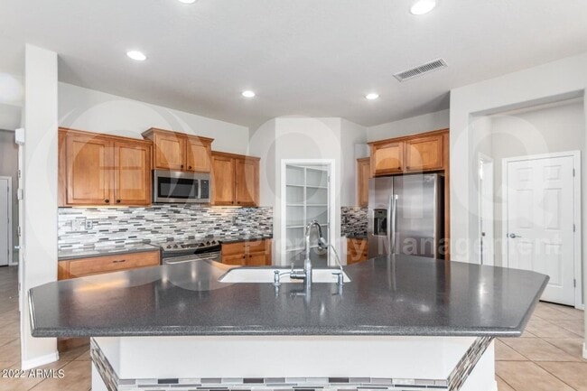Foto del edificio - 2043 W Kathleen Rd