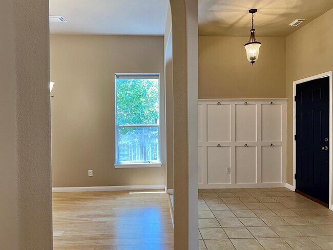 Foto del edificio - 312 Longhorn Ridge Rd