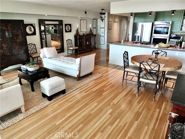 Foto del edificio - 3901 E Livingston Dr