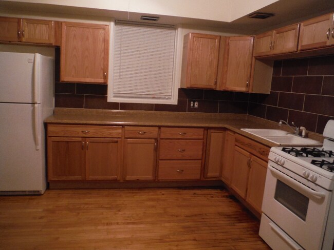 Foto del edificio - 4924 W School St