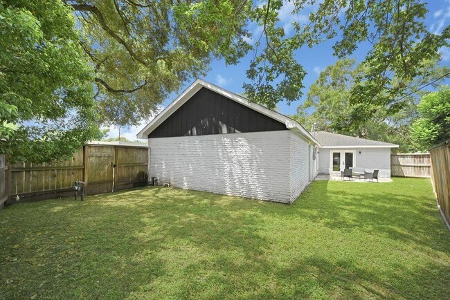 Building Photo - 5634 Cerritos Dr