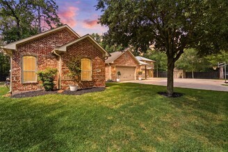 Building Photo - 1680 Beech Dr