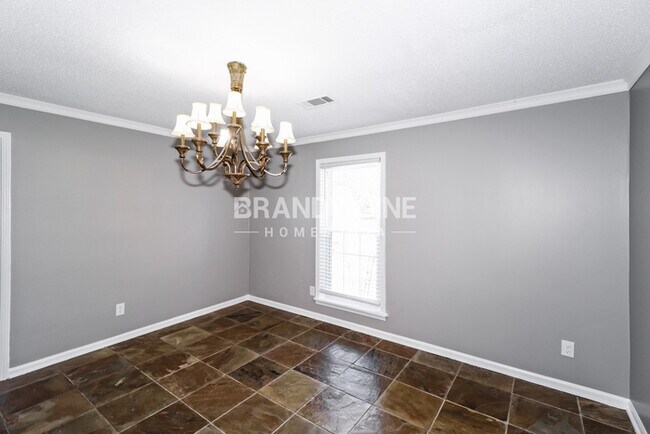 Foto del edificio - 8606 Dena Cove W