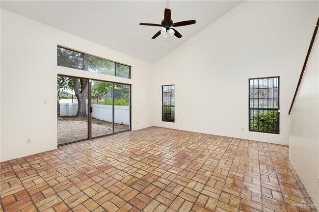 Foto del edificio - 4537 N 1st Ln