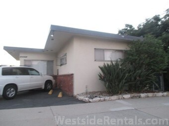 Building Photo - 25619 Oak St