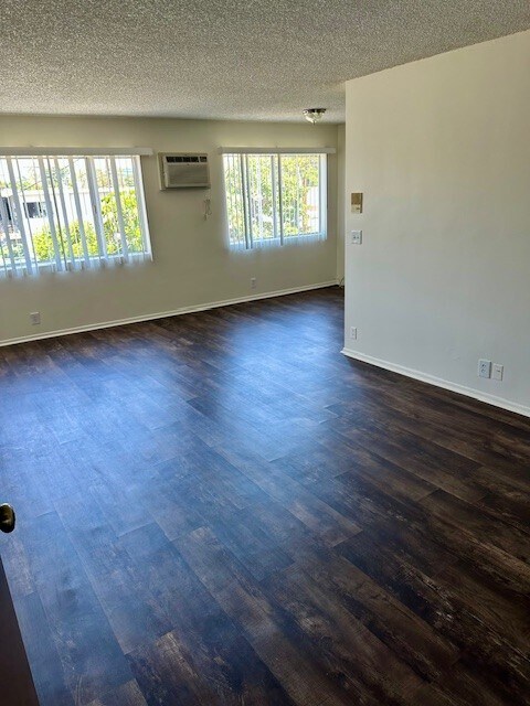 Foto del edificio - 2680 S Barrington Ave