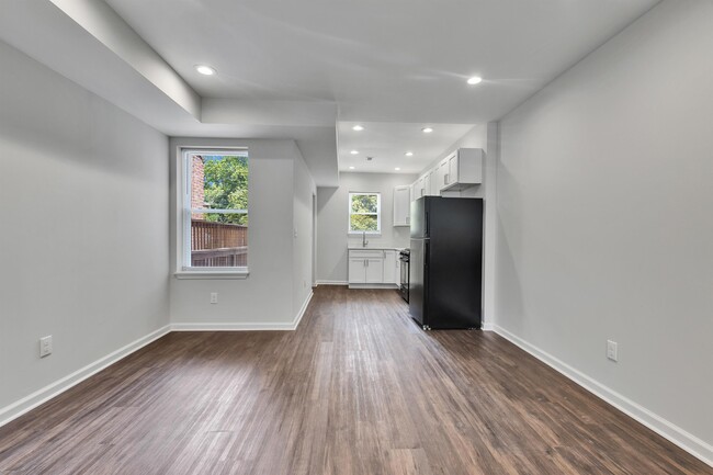 Building Photo - 3334 W Caton Ave