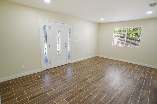 Photo - 10561 El Dorado Ave (Los Angeles, CA) House