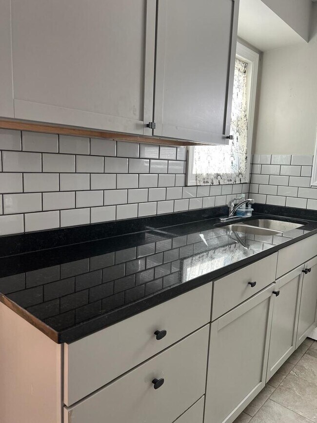 Foto del edificio - 438-155 155th St