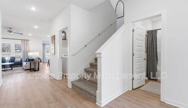 Photo - 1918 Larkspur St House