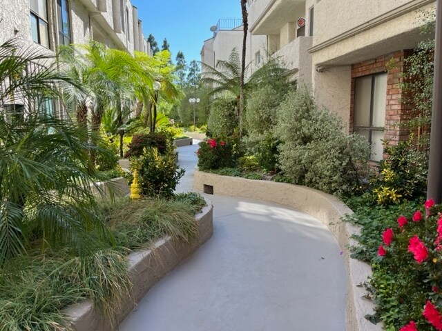 Building Photo - 15515 W Sunset Blvd