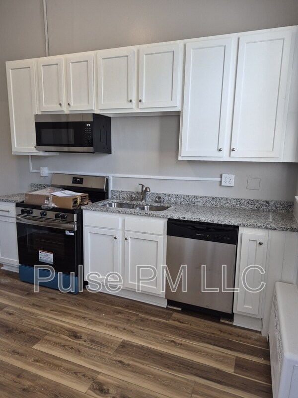 Foto del edificio - 638-640 6th Avenue - 638-2