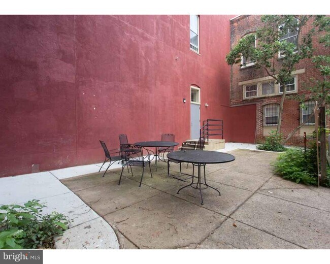 Building Photo - 1100 Spruce St