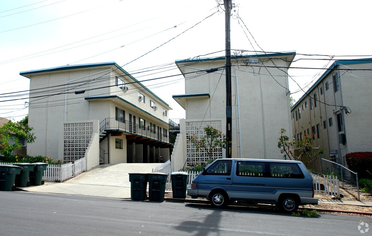 Building Photo - 2150 California St