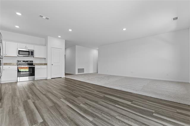 Building Photo - 4920 Weymouth Dr