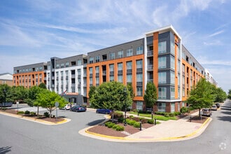 Building Photo - Discovery Square