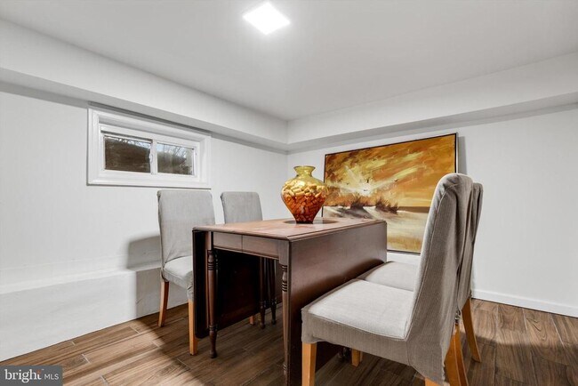 Foto del edificio - 6300 Knollbrook Dr