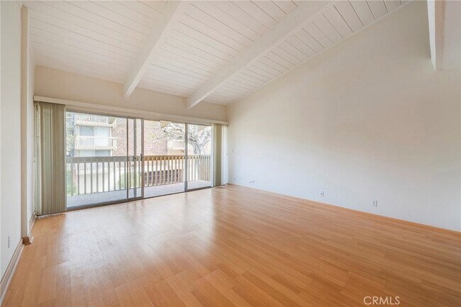 Foto del edificio - 6542 Ocean Crest Dr