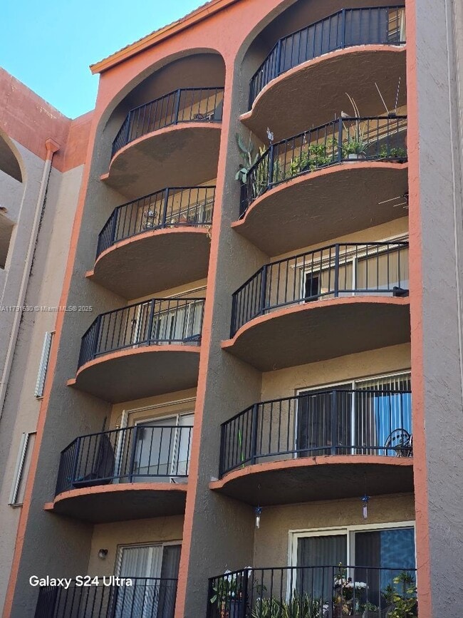 Foto del edificio - 5201 NW 7th St