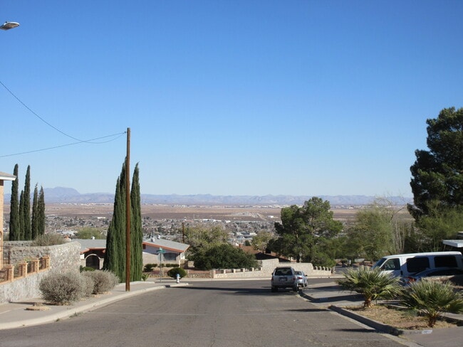 Building Photo - 3302 Zircon Dr