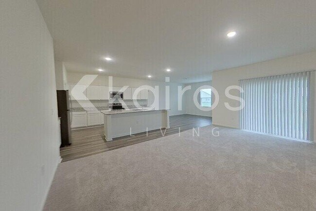 Building Photo - 631 Castillo Dr