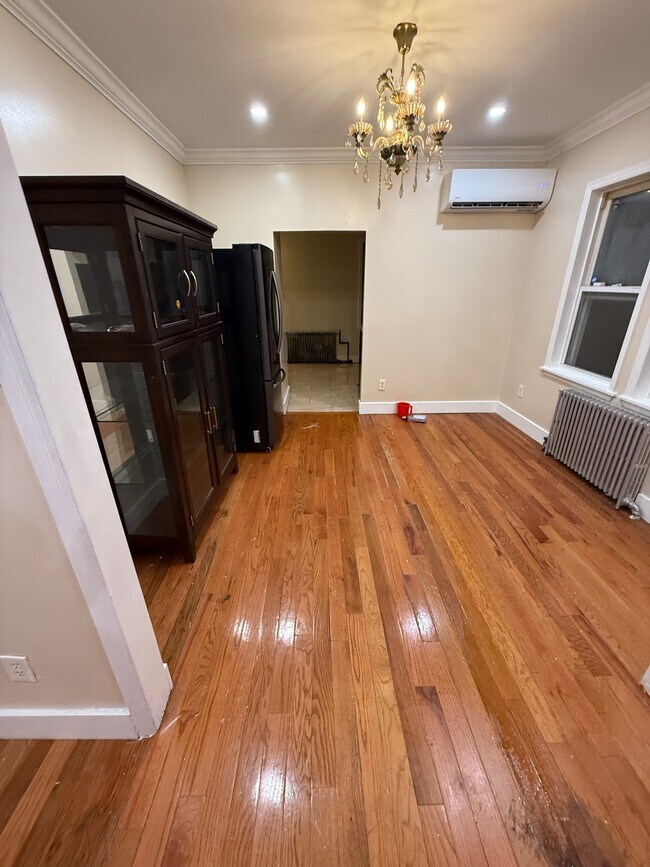 Foto del edificio - 92-14-14 Silver Rd