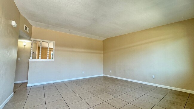 Building Photo - Treat 3144-3146