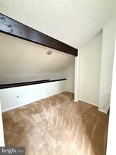 Building Photo - 4 Hazelhurst Dr