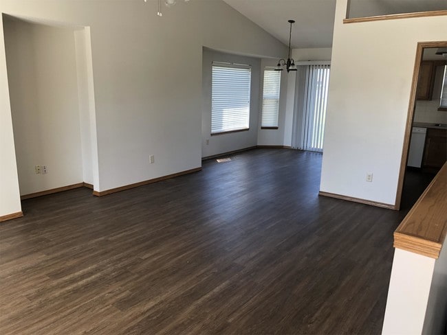 Building Photo - 1342 N Aksarben Ct