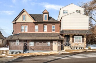 Building Photo - 445-445 Library St