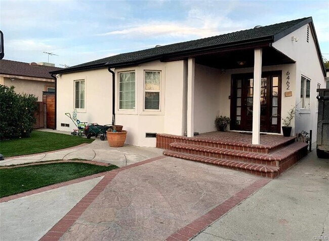 Foto del edificio - 6462 Teesdale Ave