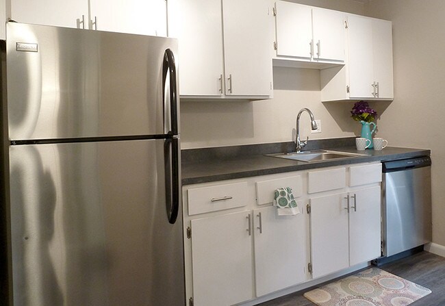 Foto del edificio - 1852 S Wadsworth Blvd