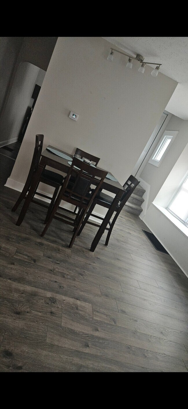 Foto del edificio - 962 S Ohio Ave