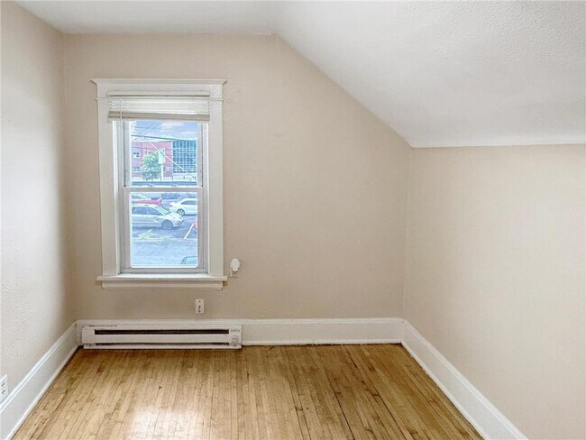 Foto del edificio - 1214 Sherburne Ave