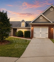 Building Photo - 1055 City Park Dr