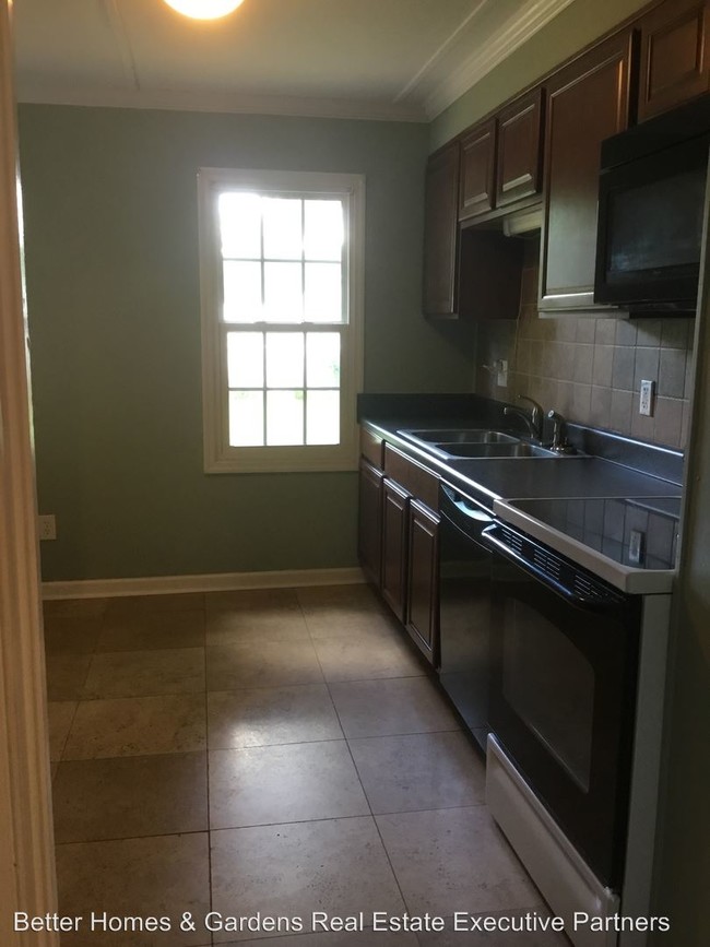 Building Photo - 2 br, 1 bath House - 1033 Oleander Drive