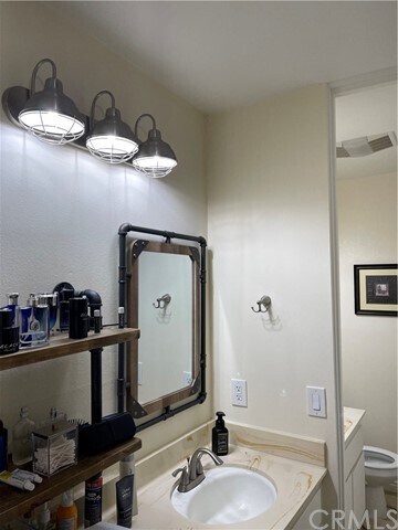 Building Photo - 6526 Ocean Crest Dr