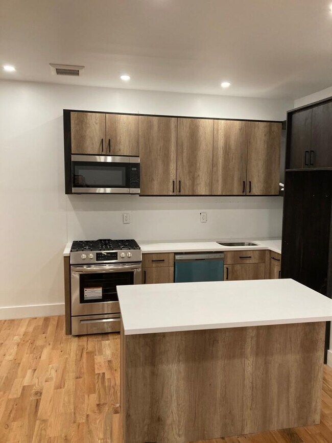 Foto del edificio - 61 W 106th St