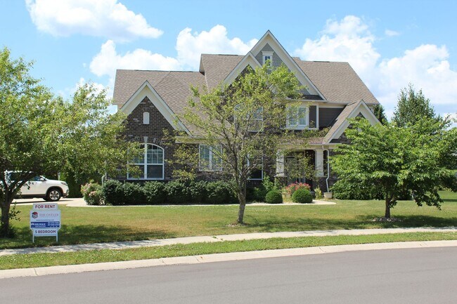 Foto del edificio - Absolutely Gorgeous 5 BR Estate Home in Br...