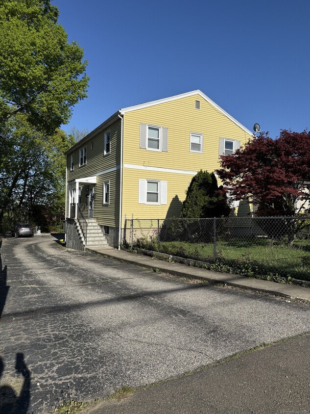 Primary Photo - 10 Fairview Ave