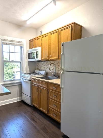 Building Photo - 1422 E State St