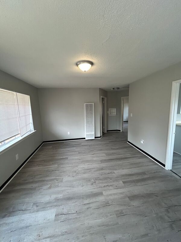 Building Photo - 1346 Vinesville Rd