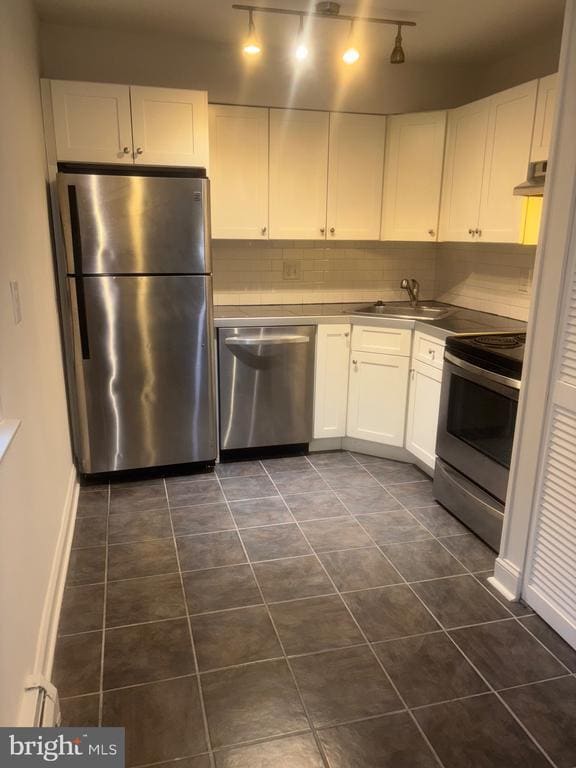 Building Photo - 403 S Main St