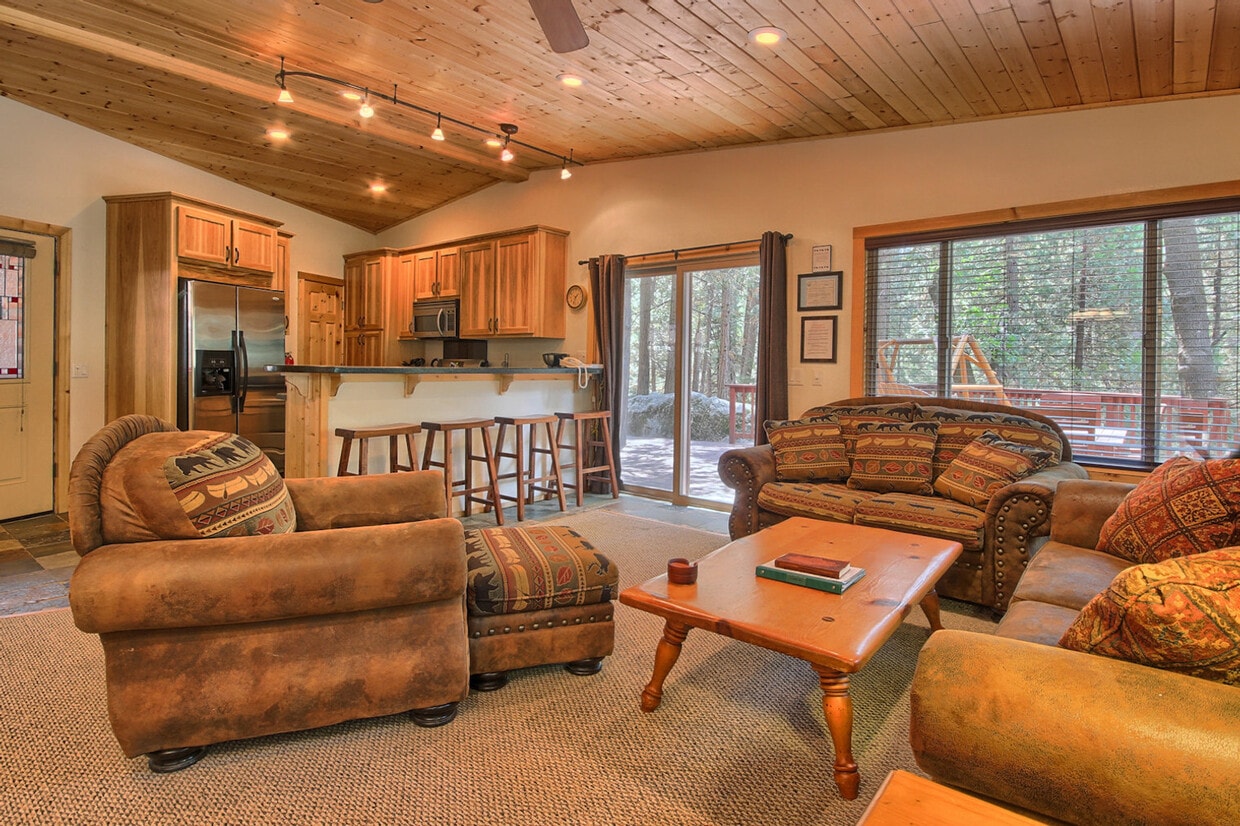 Foto principal - 8154 N Chilnualna Falls Rd
