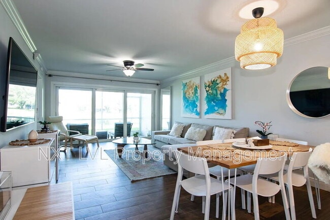 Foto del edificio - 250 Timber Lake Cir