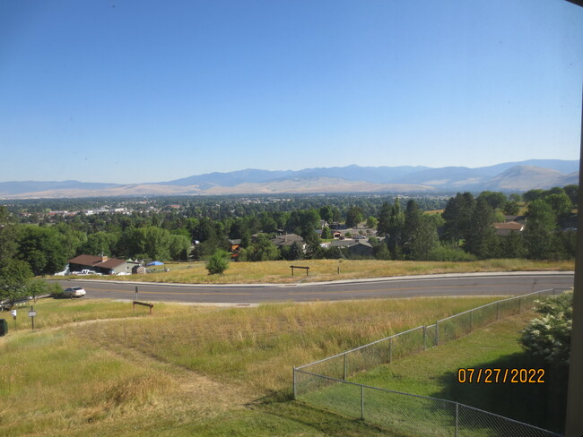 Foto del edificio - 2224 W Foothills Dr